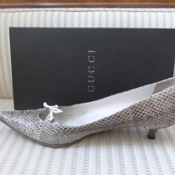 Gucci Snakeskin Pointed-Toe Kitten Heel Pumps - Picture 5 of 10